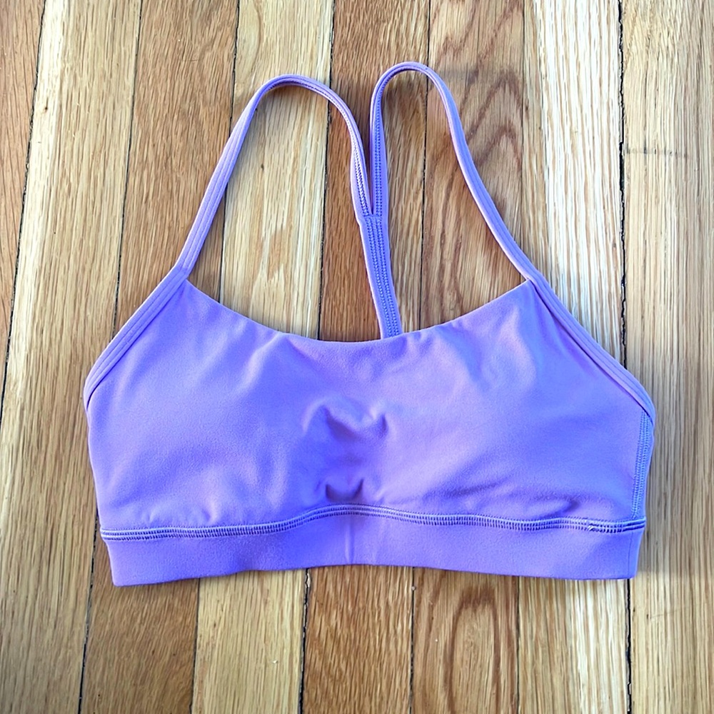 Lululemon lavender flow Y bra size 4 with pads